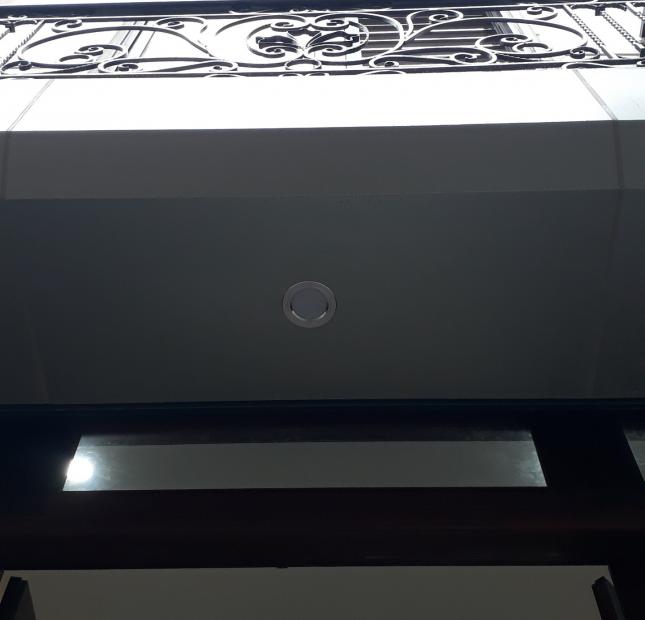 Chính chủ bán nhà gần sân vận động Mỹ Đình 5 tầng 37 m2 giá 3.4 tỷ kinh doanh ngõ thông ô tô lô góc  