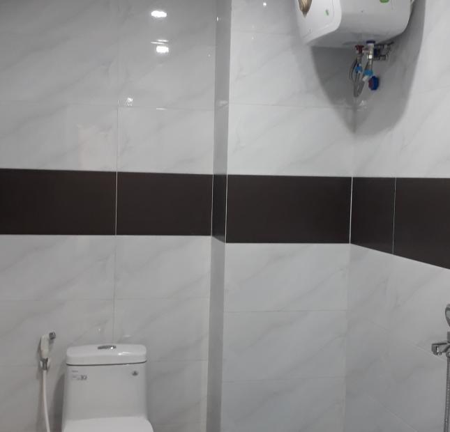 Chính chủ bán nhà gần sân vận động Mỹ Đình 5 tầng 37 m2 giá 3.4 tỷ kinh doanh ngõ thông ô tô lô góc  