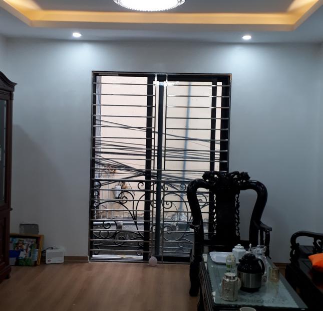 Chính chủ bán nhà gần sân vận động Mỹ Đình 5 tầng 37 m2 giá 3.4 tỷ kinh doanh ngõ thông ô tô lô góc  