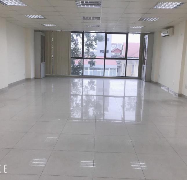 Văn phòng cho thuê 35m2, 45m2, 80m2, 160m2 mặt phố Lý Nam Đế, quận Hoàn Kiếm. Lh: 0971 724 268