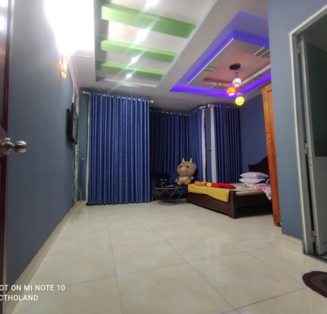 Chính chủ bán nhà Hà Huy Giáp, Q.12, 120m2, 3 tầng, 2 ST, HXT 8m, Giá 6.8 tỷ TL