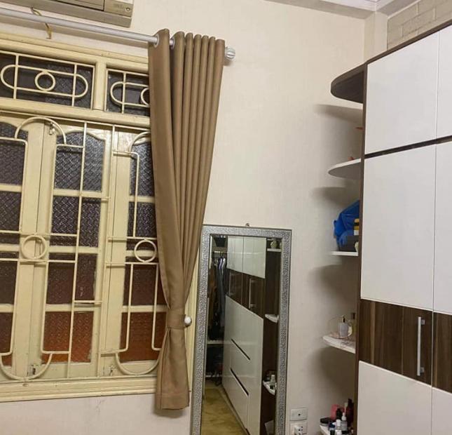              Lĩnh Nam, sổ đỏ riêng, 4 tầng, ngõ thoáng 1 tỷ 95