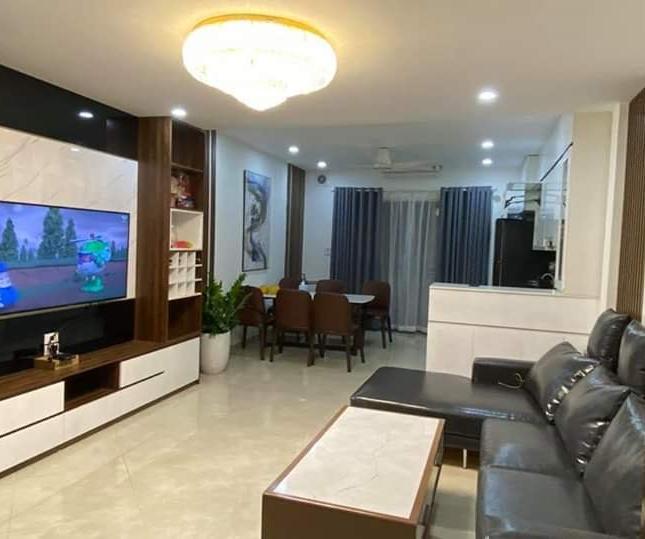 Bán nhà đẹp 5 tầng, gara ô tô ngõ 200 Trần Đại Nghĩa, nội thất hoàn hảo giá 8.5 tỷ. 
