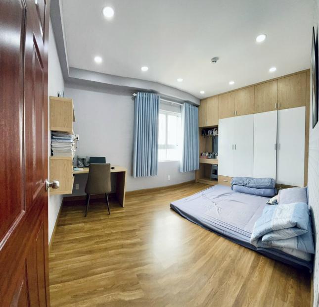 Cần bán căn hộ IDICO Tân Phú, 64m2 2PN Full nội thất, view Đầm sen thoáng mát, giá tốt nhất khu vực 
