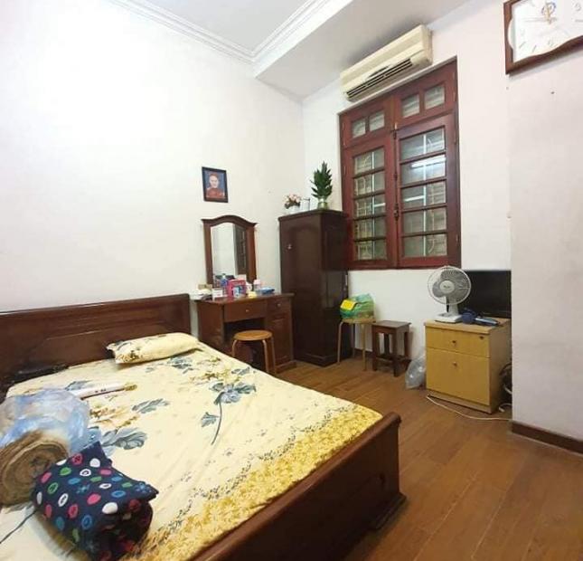 BÁN NHÀ NGÕ 160 CỔ LINH, LONG BIÊN, Ô TÔ VÀO NHÀ, 45M, 5PN, 3 TỶ 6. LH 0945262238