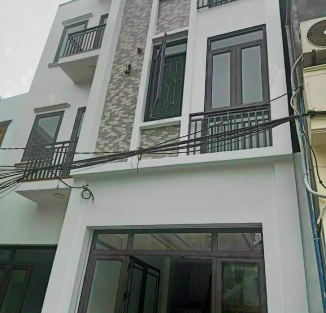 Cần bán toà nhà mặt phố Nguyễn Lương Bằng - Đống Đa.