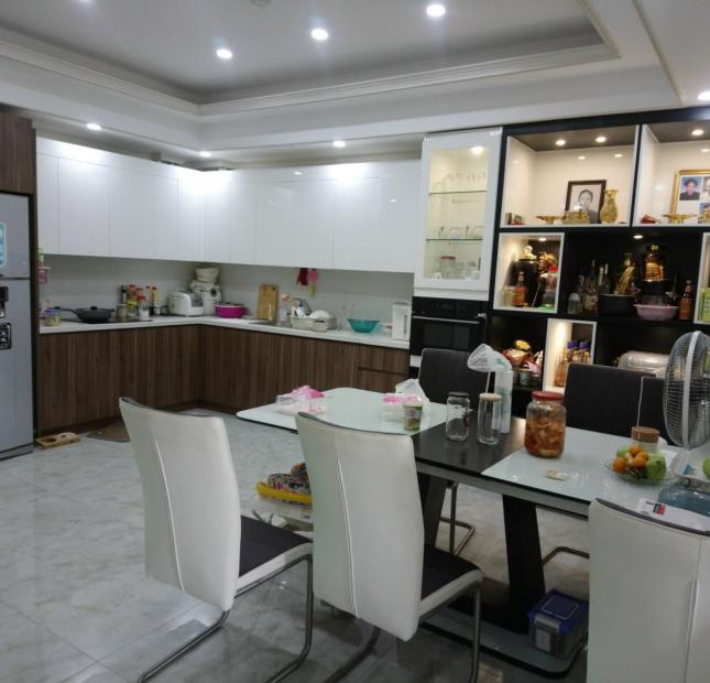 Nợ ngân hàng Bán gấp CHDV Võ Văn Kiệt, Quận 1, 80m2, chỉ 16 tỷ 2, Thu về 50 triệu/tháng