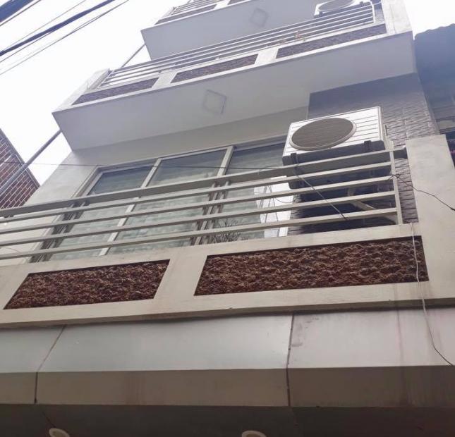 Bán nhà ngõ phố Linh Lang, ô tô 7 chỗ vào nhà 50m2, MT 5M giá 8.2 tỷ Ba Đình