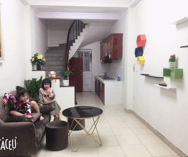 Bán nhà Phố VIP Văn Cao- Cách ô tô tránh 10m- Nhà 6 tầng 3PN- Nhỉnh 2 tỷ