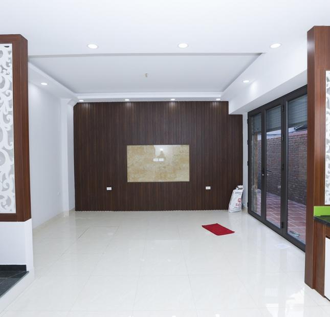 Bán nhà Kim Hoàng Vân Canh, 33m2 x 4.5 tầng Đủ Nội Thất, ngõ rộng 3m giá rẻ