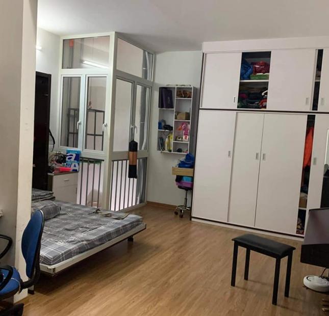 Bán gấp nhà Giáp Bát để mua nhà to hơn 52m2, 4 tầng, ba bước ra  phố 3 tỷ 6