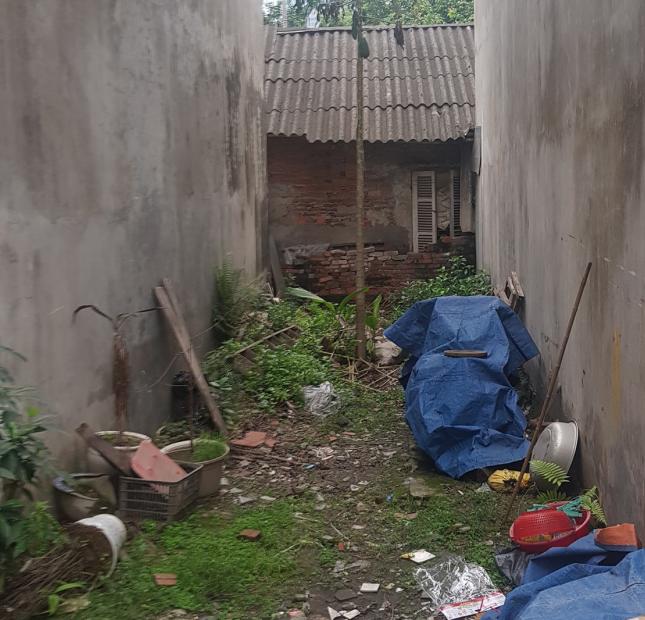 Siêu Hot, đất ngõ 569 Lạc Long Quân – Tây Hồ  chỉ có  2.4 tỷ. 