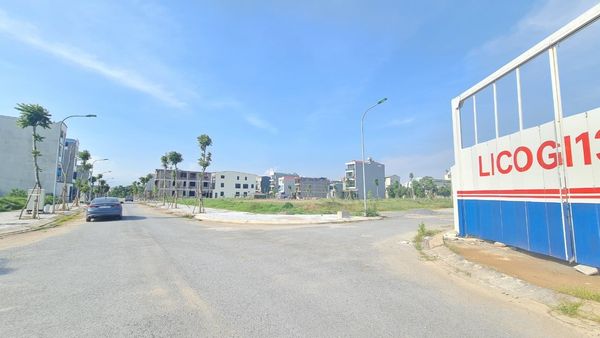 Bán 103m2 đất tại KĐT Quảng Lợi, Tích Sơn. Giá 1,85 tỷ. Lh 0988758886 