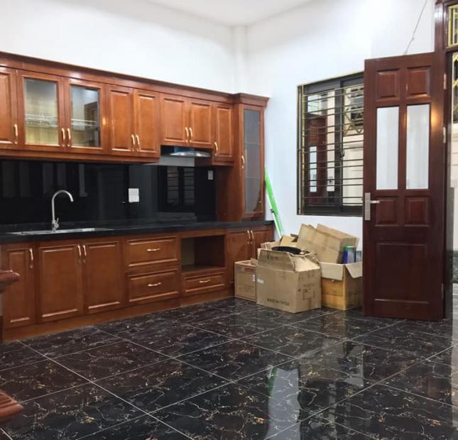 Cần bán nhà riêng đường Minh Khai - Lạc Trung 37m2 5 tầng mt 5m 