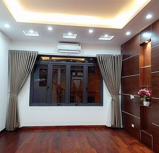 Bán Nhà phố Hào Nam Đống Đa, Mặt ngõ ô tô tránh, 76m, giá 15,5 tỷ.