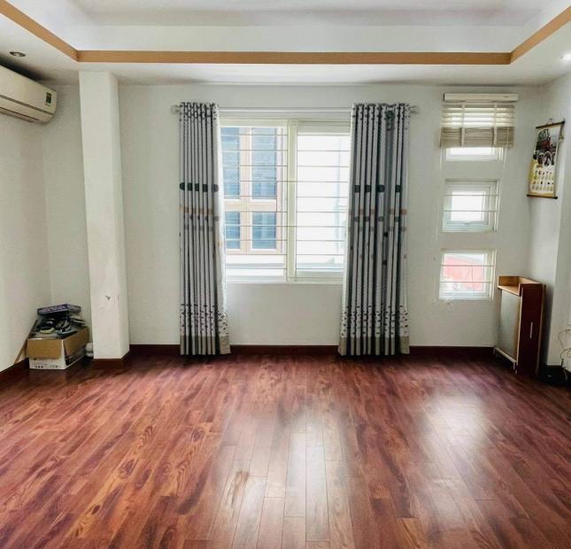 Bán nhà Hoàng Hoa Thám ô tô kinh doanh giá 9 tỷ