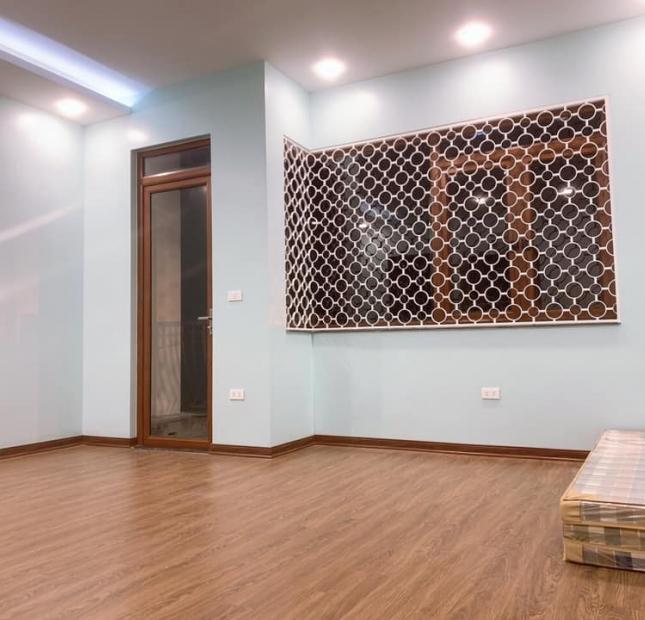 Bán nhà phân lô 55m Cầu Giấy 7 tầng nhà đẹp giá hợp lý