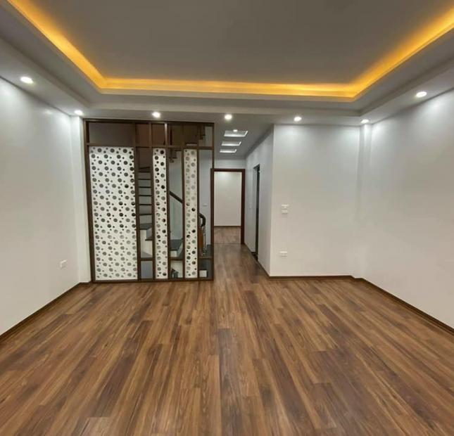 Bán nhà Quận Thanh Xuân, 55m2, nhà đẹp, gần phố, kinh doanh đỉnh, giá 6 tỷ, L/h 0328251386