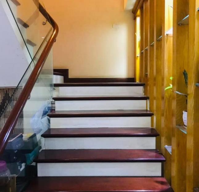 Bán nhà riêng 6 tầng thang máy phố Nguyễn Chí Thanh giá 14 tỷ