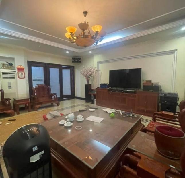 Bán nhà riêng Linh Lang, Phan Kế Bính 60 giá 200tr/m	