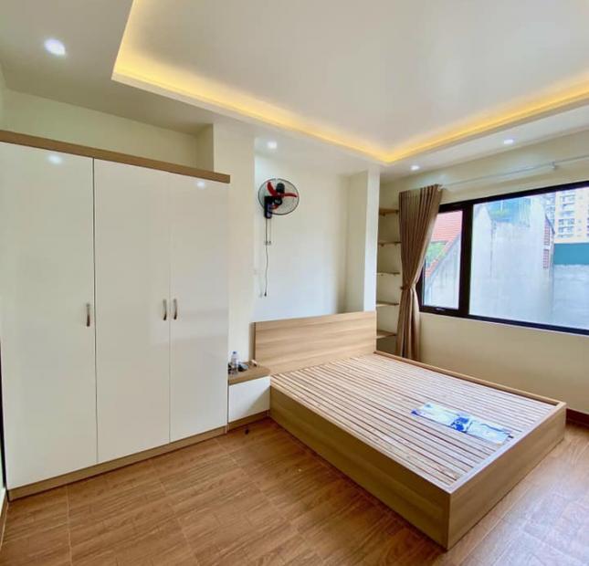 Bán Nhà Kim Mã 50m2 x 6 tầng Thang Máy , Gara chỉ 7.5 tỷ