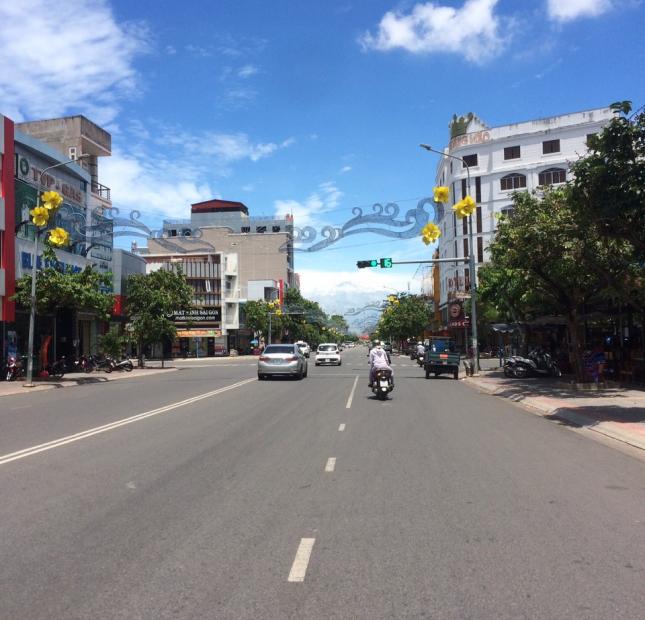 Bán lô đất mặt tiền view biển đường Trần Phú đối diện resort 5 sao.