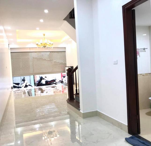 NHÀ HIẾM XUÂN THỦY. VỀ Ở LUÔN. NGÕ TO Ô TÔ VÀO. DT 54m2. GIÁ CỰC HỢP LÝ. LH 0977 717 488