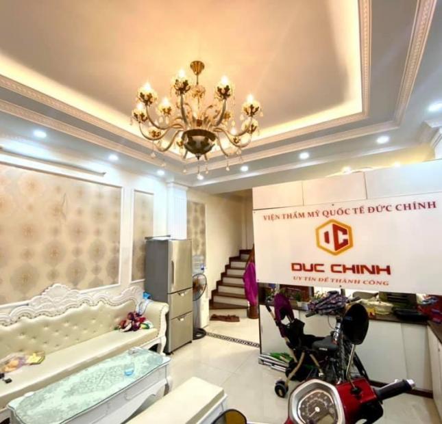 Cầu Diễn- 36m2- Dân Xây- Ngõ Nông Sát Phố- nhỉnh 5 tỉ