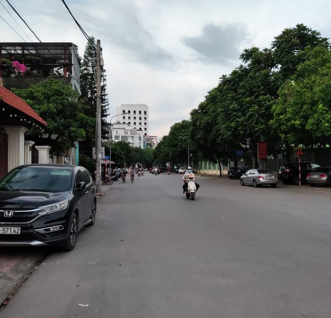 Đất đường thông,mặt tiền rộng ,ô tô vào,phố Ái Mộ,Long Biên,39m2,giá 3.3 tỷ.