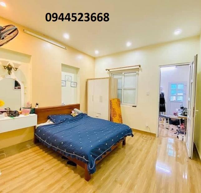 Bán nhà đẹp ở ngay Dương Văn Bé Hai Bà Trưng 69m2 gần đường ô tô đỗ cổng 0969568293