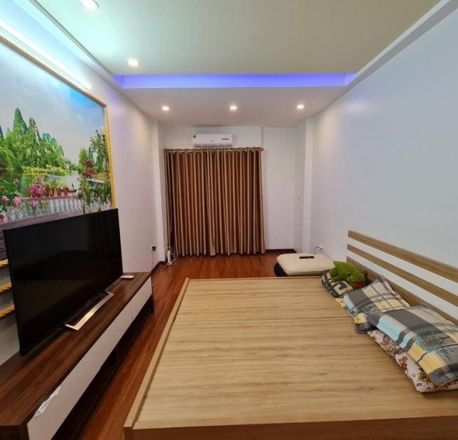 Bán nhà đẹp ngõ 153 Thanh Nhàn 37m2 5 tầng 2.8 tỷ Call: 0969568293