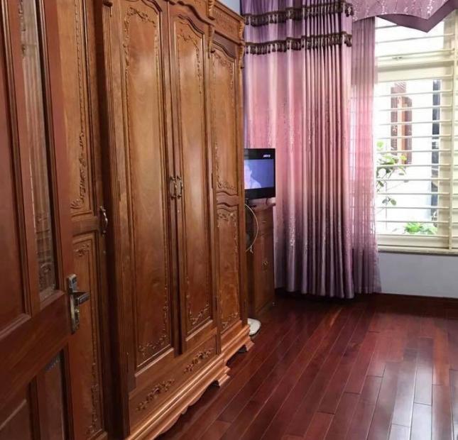 Bán nhà Vũ Hữu, Nội thất Đỉnh, 45 m2, giá 4 tỷ hơn