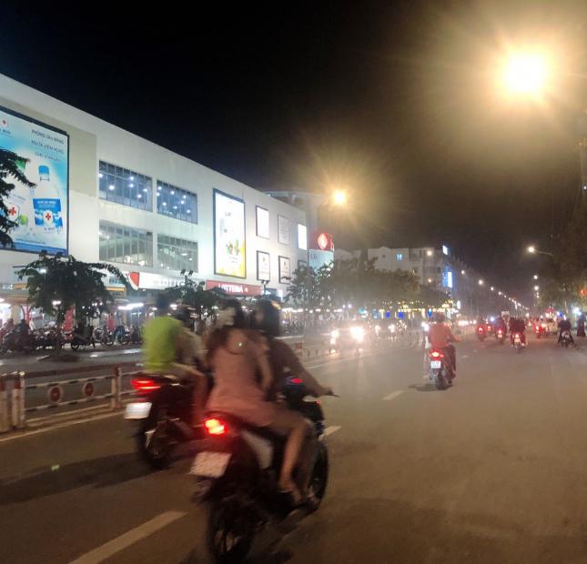 Nhà NGỘP BANK, Nguyễn Văn Lượng, 60m2, xe hơi tới nhà, sát bên Lotte, 5 tỷ 500.