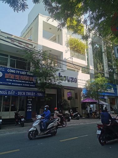 Bán căn nhà 2 MT đường Nguyễn Hiền, P4, Quận 3, DT: 7x20m, nhà 1 lầu hiện đang cho thuê 80 tr/th Diện tích 7x20m nở hậu. . LH : 0902650739 (24/24)