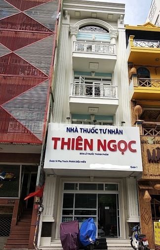 Bán Nhà Mặt Tiền Quận 1 Trần Hưng Đạo 28.5 tỷ, Vị Trí Đẹp, Nở Hậu Ngang 4m, Nở Hậu 4,8m x 22m. LH : 0902650739 (24/24)