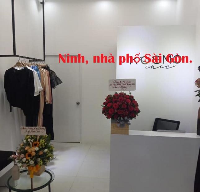 Mặt tiền KD Lê Hồng Phong, Q10, 109m2, 8 tầng, thang máy xịn. Ninh mặt tiền.