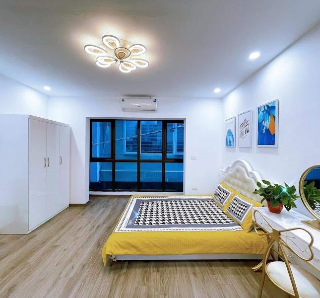 Bán nhà Mặt Ngõ Trần Duy Hưng DT: 60m2, 5 Tầng, M.Tiền 4.5m Gía 7.xx