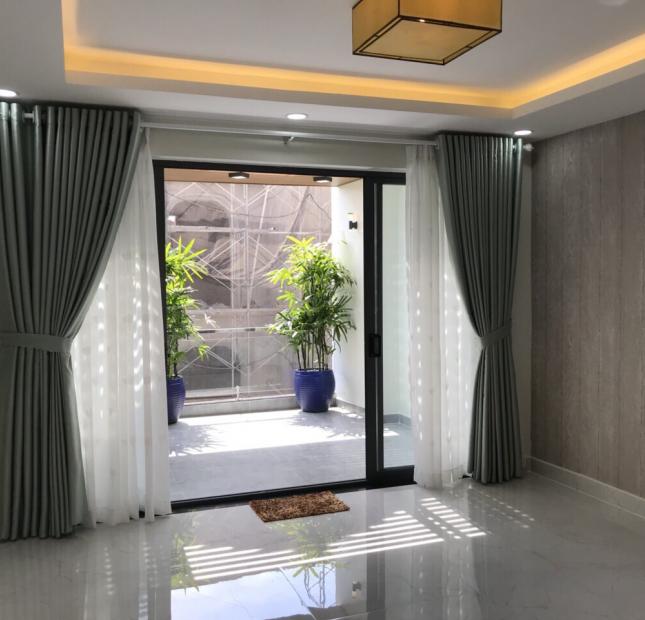 Bán nhà hẻm 10m đường Âu Cơ, gần vòng xoay Lê Đại Hành, DT 17mx30m = 500m2 . Giá 43 tỷ . LH : 0902650739 (24/24)