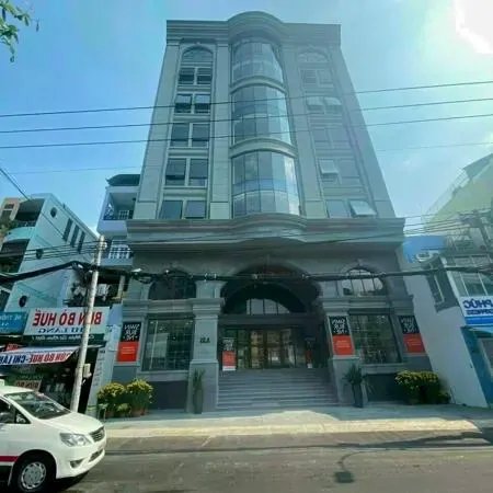 Bán nhà Mặt tiền Nguyễn Đình Chiểu, Quận 3. Đoạn đẹp, căn hiếm có (17x20m) công nhận hết đất . LH : 0902650739 (24/24)