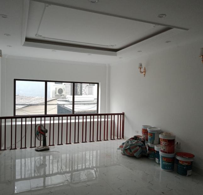 Bán nhà đẹp đón Tết Phố Bồ Đề, Long Biên 5T, 40m2, 5.48tỷ (ô tô vào nhà)