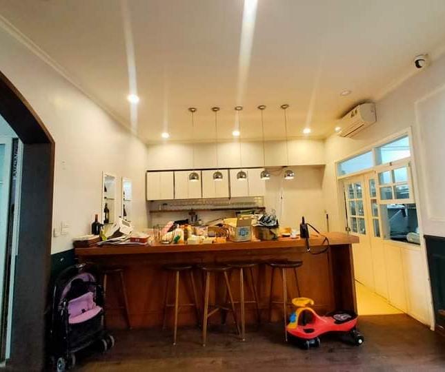 Nhà MT Vip Phú Nhuận , 54m2 giá chỉ 7.65 tỷ, chính chủ đứng ra bán. Lh 037.6966.383