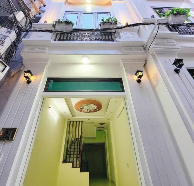 Cho thuê nhà mặt  ngõ Miếu Đầm.Dt 50m,5 tầng,mt 5m. Giá 18tr/th.LH-0968.810.861