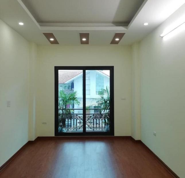 Cho thuê nhà mặt  ngõ Miếu Đầm.Dt 50m,5 tầng,mt 5m. Giá 18tr/th.LH-0968.810.861