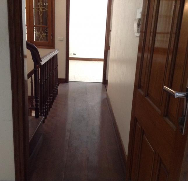Cho thuê nhà mặt  ngõ Hoàng Văn Thái Dt 70m2, 4 tầng, mt 4m, . Giá 13tr/th.LH-0968.810.861