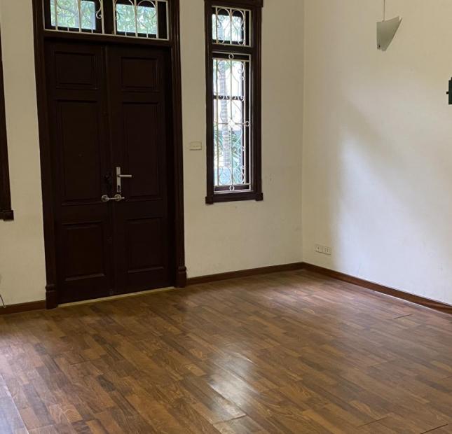 Cho thuê nhà mặt  ngõ Mạc Thái Tông .Dt 70m, 5 tầng, mt 5m . Giá 20tr/th.LH-0968.810.861