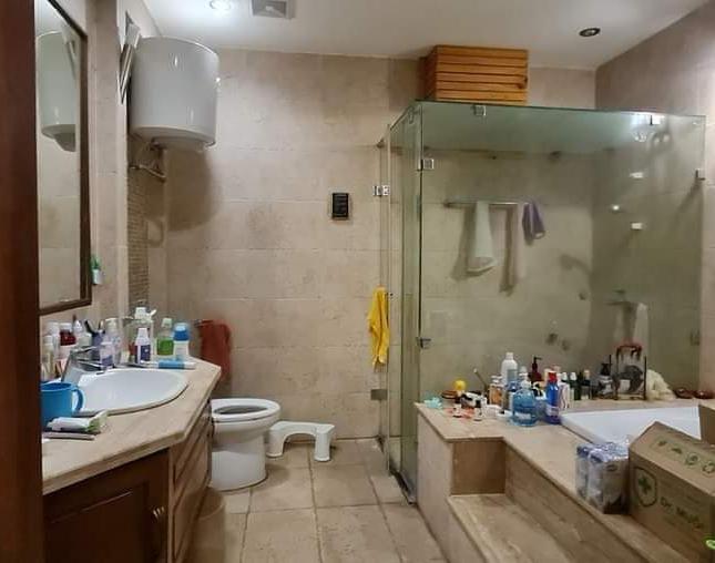Bán gấp Biệt thự Cầu Giấy 290m, 4 tầng, MT 15,5m KĐT Dịch Vọng. Chỉ 55 tỷ LH 0975626023