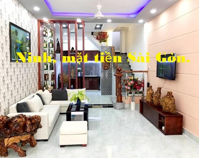 Nhà MT KD Lạc Long Quân, P1, Q11, 53m2, 3 tầng, cực đẹp. Ninh mặt tiền.