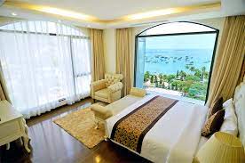 Cho thuê khách sạn 6 phòng căn hộ, 15 phòng khách sạn, đường Phan Chu Trinh. Cách biển 300m.