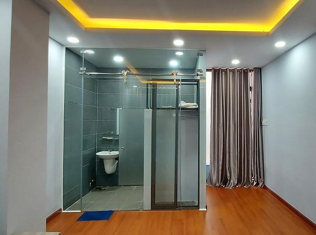 Khách sạn MT đường số 5, Bình Hưng Hòa, Bình Tân, 60m2, 5 tầng, thang máy. Ninh mặt tiền.