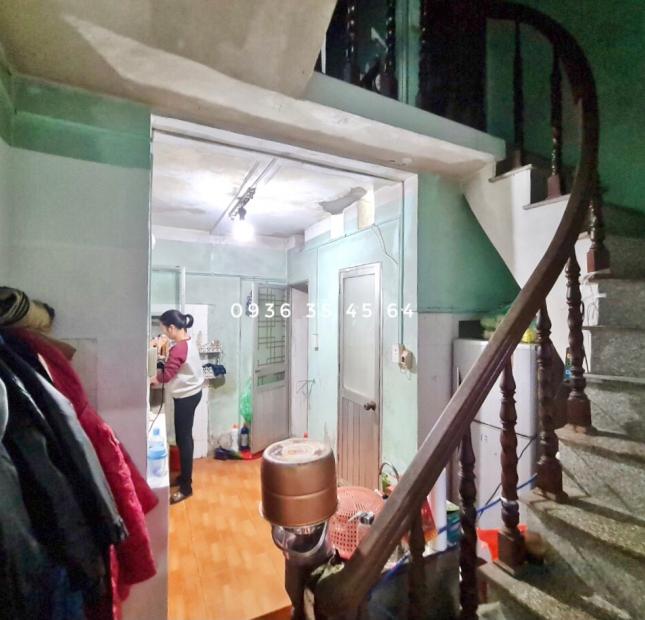 [HOT] 3 TỶ 4 có ngay căn nhà vuông vắn 36m2, vài bước ra phố lớn sầm uất trung tâm Thanh Xuân. LH gấp: 0936354564